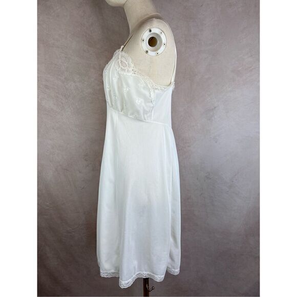 Vintage White Plus Size Slip Dress - Picture 4 of 12